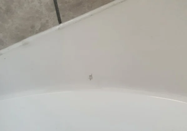 Luke Moutray Bath Chip - Before Photo